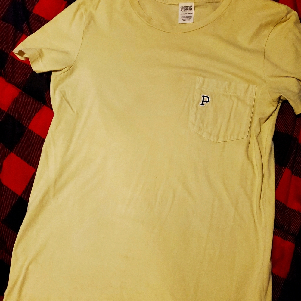 pink tee